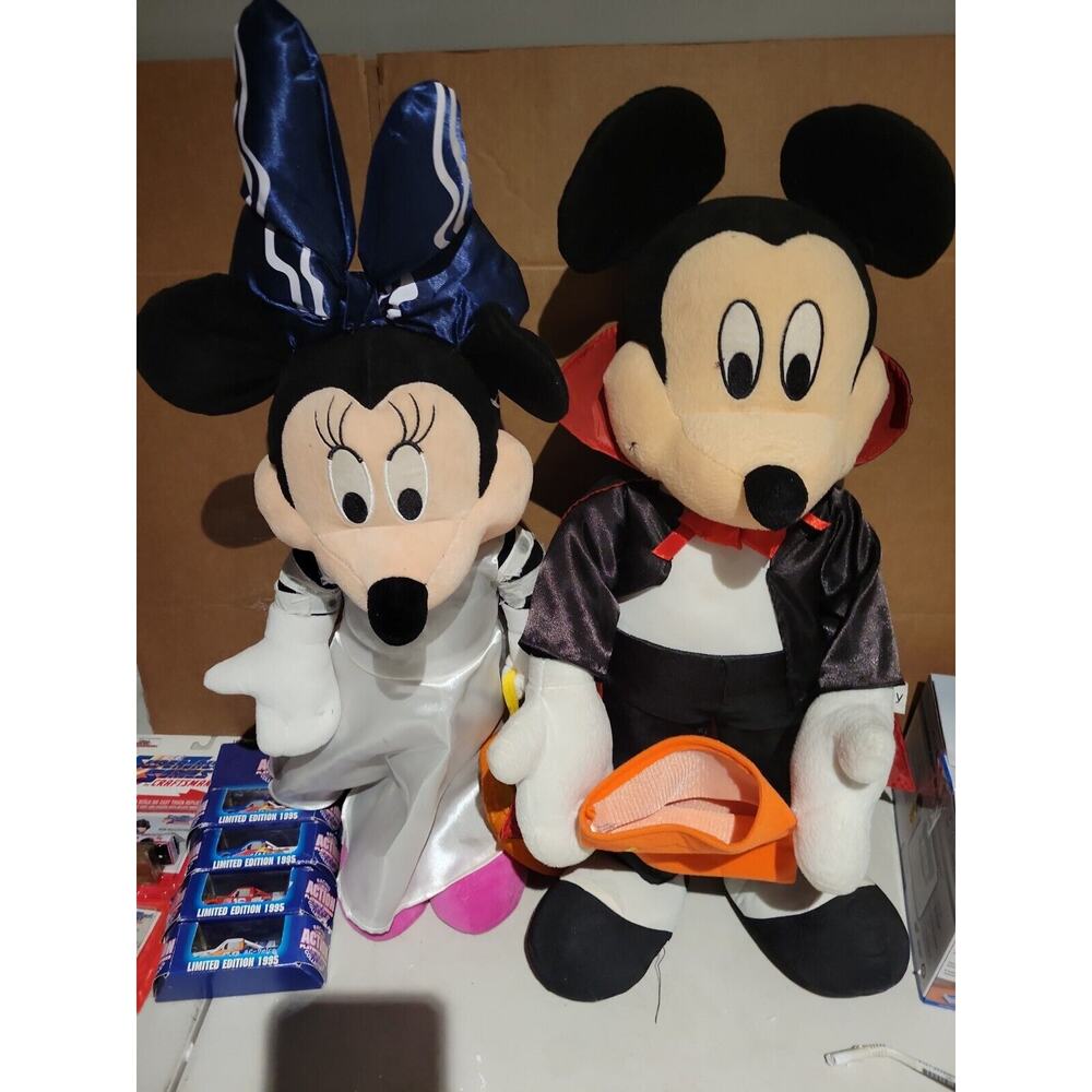 Disney's Mickey And Minne 24" Tall Is count Dracula and Mummy Halloween